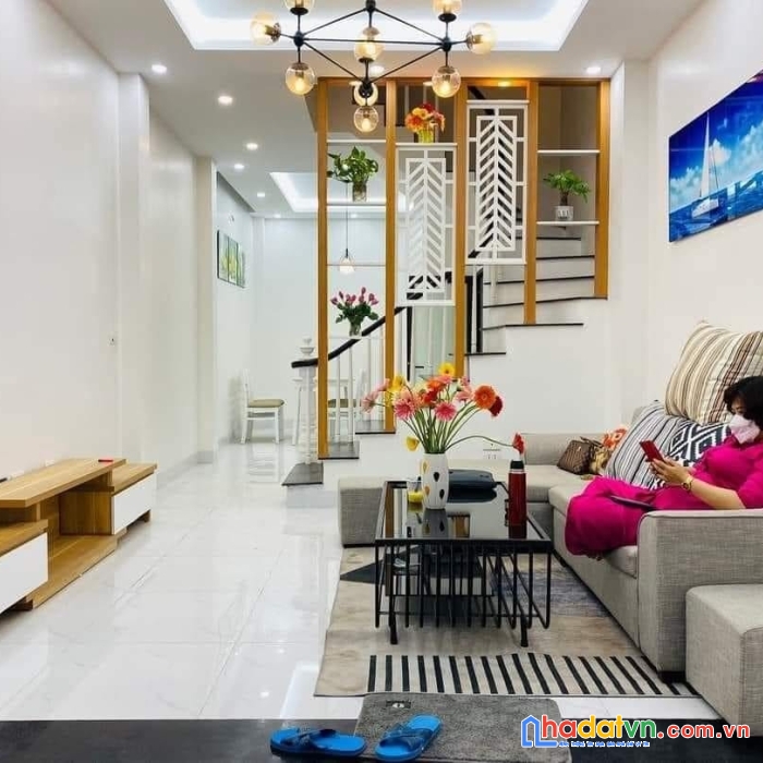 Trung kính, ngõ thông, kinh doanh, lô góc, nhà đẹp, sát phố 42m2x5t chỉ 4,6 tỷ