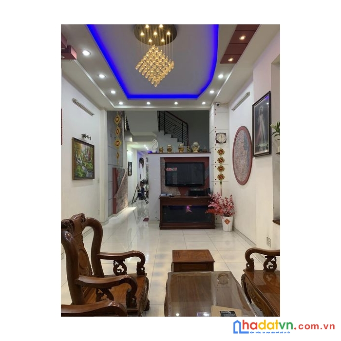 Mặt tiền đường khu kinh doanh - sầm uất- giáp q3, q10 - giá tốt.