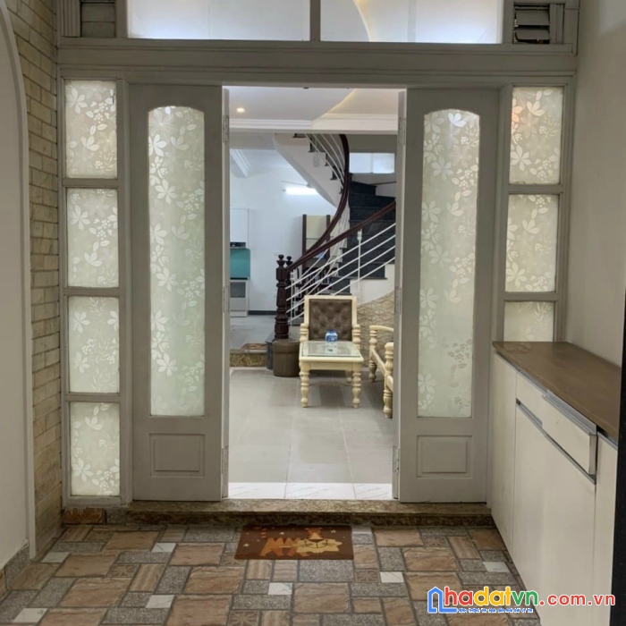 Nhà ngô sĩ liên , 55m x 5t , nhỉnh 6 tỷ , sát ô tô