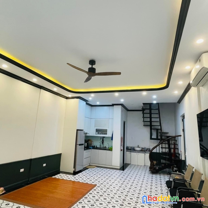 Lạc long quân 120m2 - ô tô tránh - ngõ vip - vỉa hè - phân lô – 39tỷ