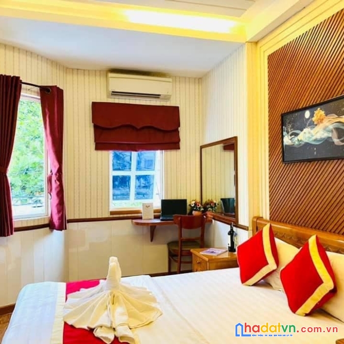 Bán khách sạn mặt tiền, khu tên lửa, thu nhập 270 triệu/th,  ngang 6m, 7 tầng, bình tân