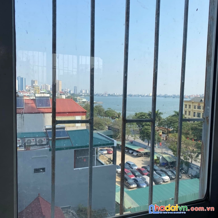 Bán nhà trung tâm tây hồ view hồ tây 115m -7 tầng –thang máy –ô tô.