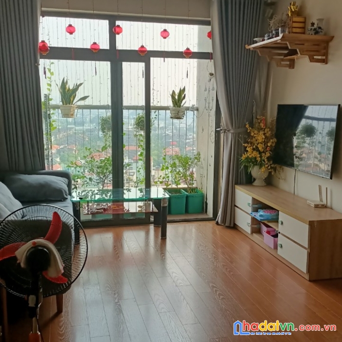 Bán căn hộ chung cư the golden an khánh tòa 18t1 ban công đông nam cửa tây bắc full nội thất căn