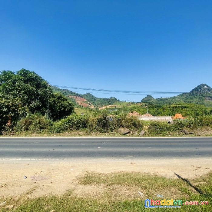 Bán 2 lô đất tổng diện tích 5658m2 mặt đường ql6  cao phong - hòa bình chỉ nhỉnh 2tr/m. có bán lẻ