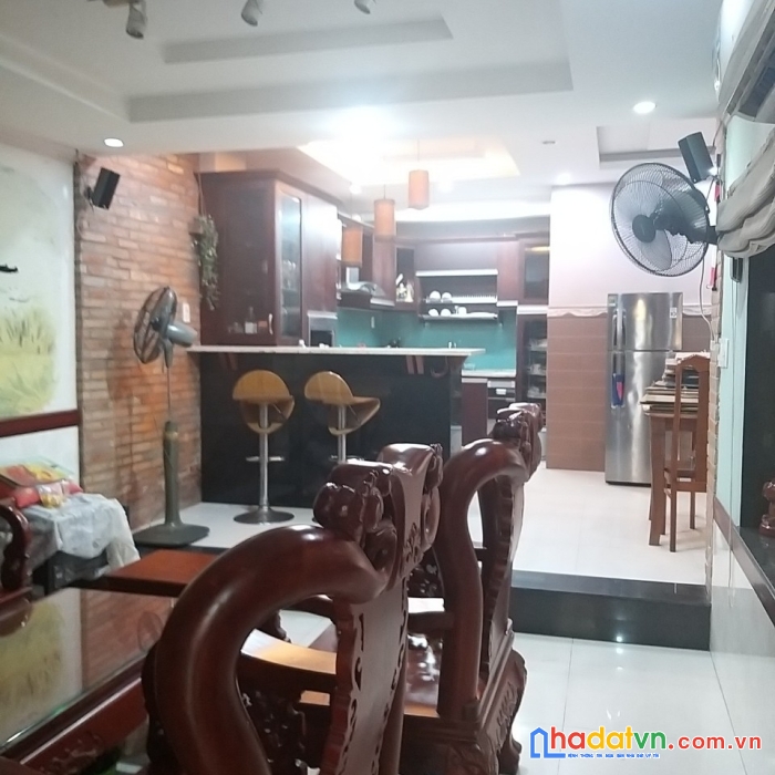 Gấp bán 30m 4 tầng nhỉnh 3 tỷ bùi hữu nghĩa ,bình thạnh .ngay chợ bà chiểu