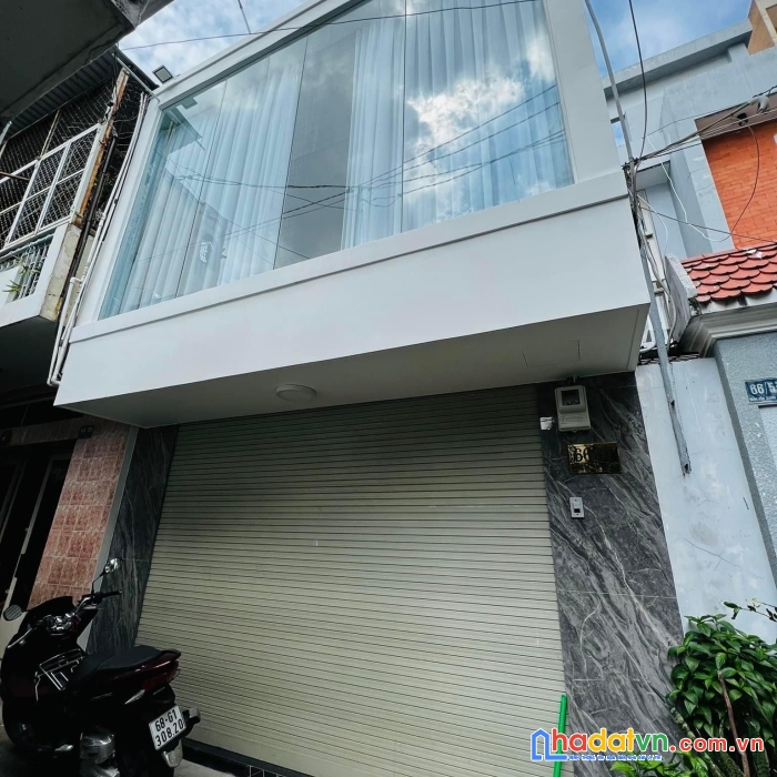 Ngộp bank chính chủ bán gấp nhà trần văn quang,p 10, q tân bình.dt:4,7x13,5 ,2 lầu ,3pn, nhà đẹp