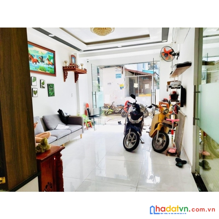 Bán nhà hxh trường chinh sát nách big c pandora tiện kd nhỉnh 5 tỷ