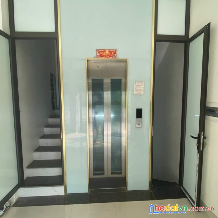 Bán nhà mặt phố phạm văn đồng, bắc từ liêm, 32m2, mt8m, phố lớn kinh doanh siêu đỉnh, 12 tỷ