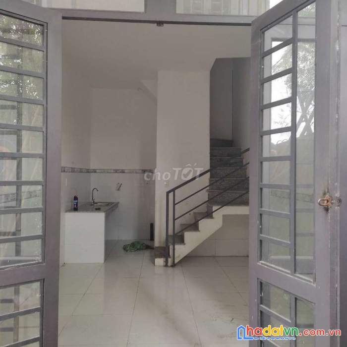 Chính chủ cần bán gấp nhà ngay đường nguyễn văn dương huyện đức hòa long