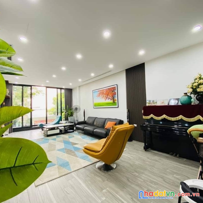 Tòa nhà 7 tầng nguyễn văn huyên. 55m2, mt 4.8m. gara, ngõ 2 ô tô tránh, kinh doanh. 11.8 tỷ.