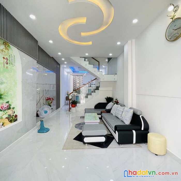Nhà đẹp như hoa hậu - full nội thật - 4 pn - oto vào nhà