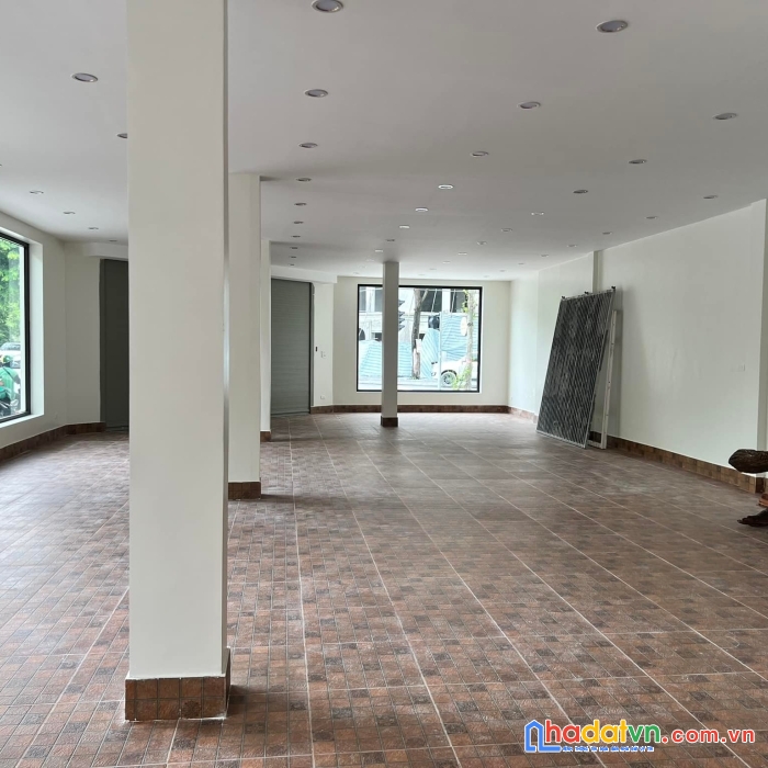 Bán căn góc, kinh doanh, thang máy văn phú hà đông - 147m2 – mặt tiền 24m - giá 36,3 tỷ,