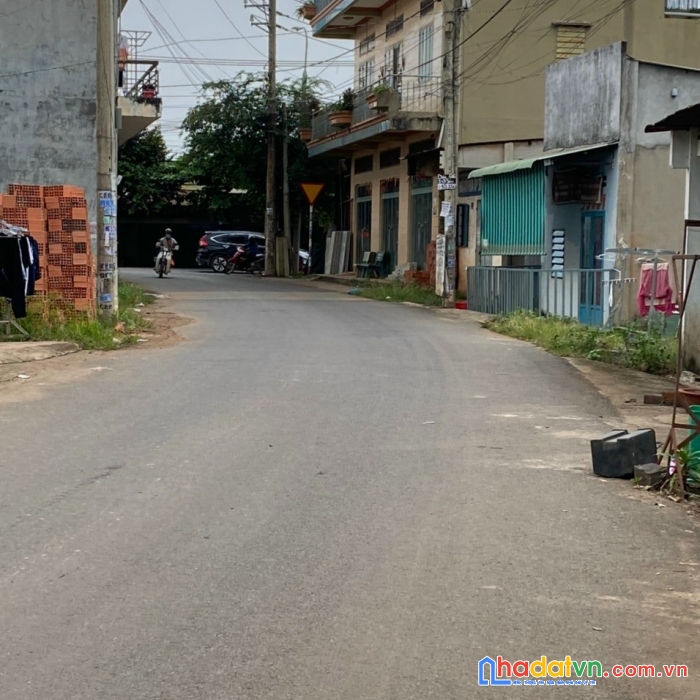 Bán đất mặt tiền kinh doanh, tặng nhà mới 150m2, chỉ 1ty550