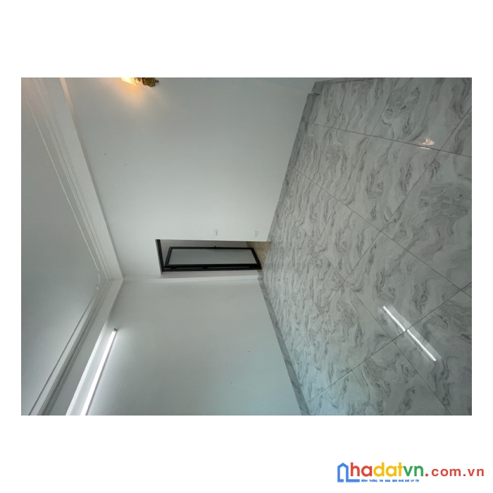 Bán nhà lương yên, hai bà trưng, ô tô, 2 thoáng. giá nhỉnh 3 tỉ