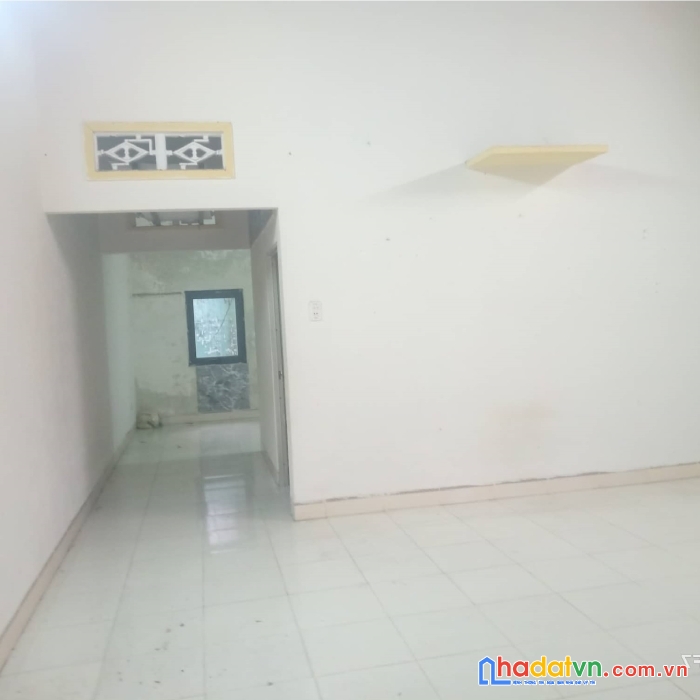 Nhà tô hiệu, kiệt ô tô vào nhà, 102m2, 2.4 tỷ