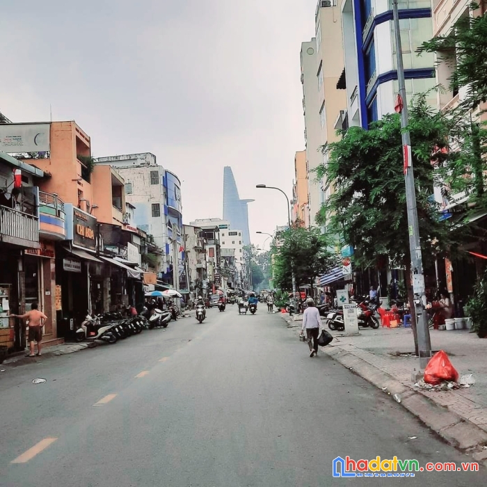 Bán nhà mặt tiền kinh doanh  đề thám cô giang q1 ngang 4 x18 m 4 tấm