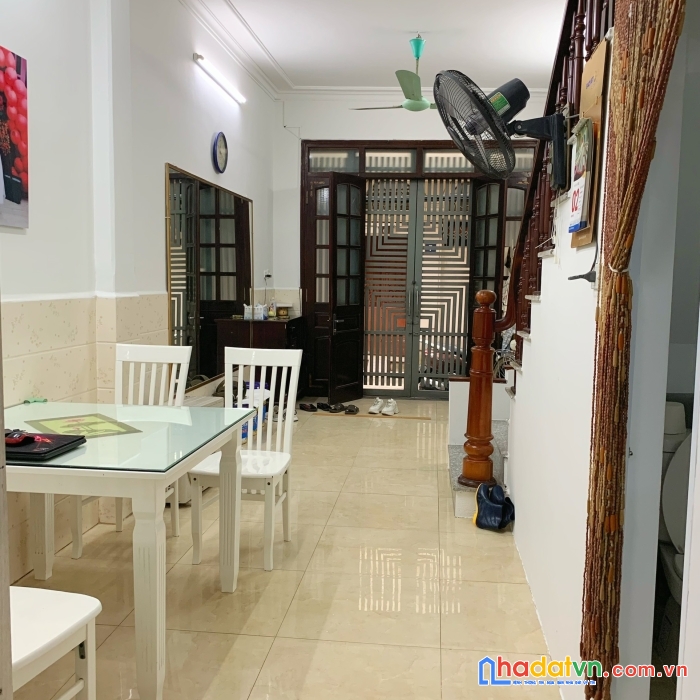 Chính chủ cần bán nhà 3,5 tầng ngách 38 nhà 8 ngõ 210, phố đội cấn, quận ba đình hà nội