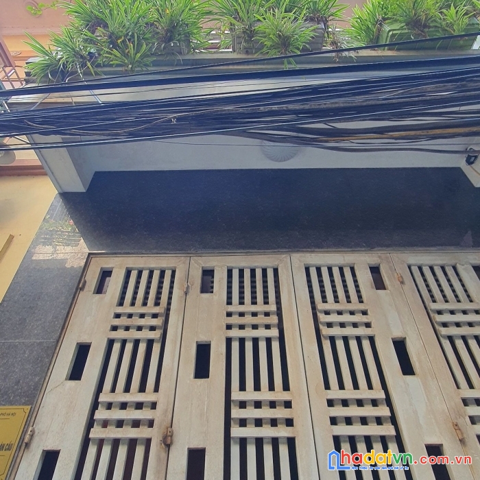 Bán nhà phùng chí kiên - hoàng quốc việt. phân lô.  ô tô đỗ cửa. giá 7,75 tỷ