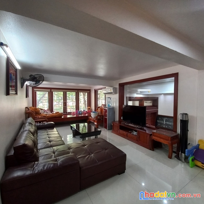 Bán nhà hồng tiến, long biên 92 m2 * 5 tầng * 11 tỷ 8 nhà thông minh, gara ô tô, thang máy