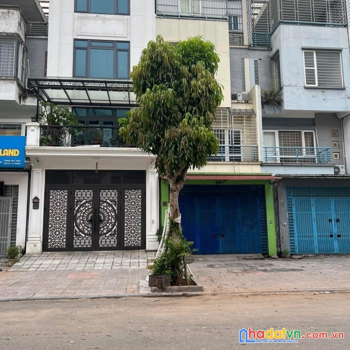 Bán liền kề văn phú đường 24m, 5m tiền, kd, nhà siêu. giá thương lượng.