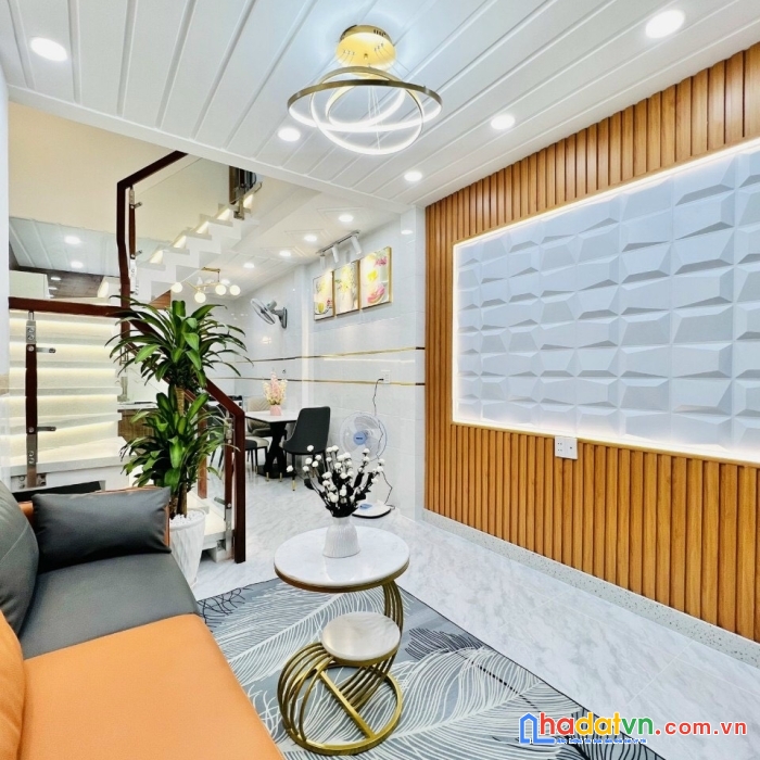 Nhà đẹp, nơ trang long, 3.3 x 10m, 1 lầu, 3.8 tỷ, bình thạnh