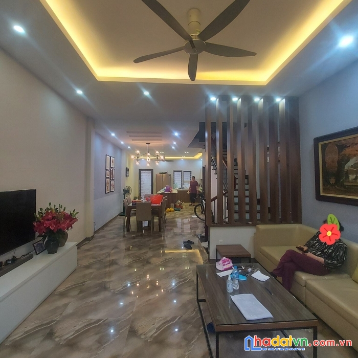 Bán nhà mặt ngõ ngọc khánh, kd đỉnh 47m2, 5t giá 7,6 tỷ.