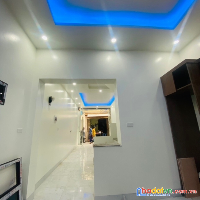 Cần bán nhà tôn thất tùng, đống đa, 41m2, 3tầng, mt:3.7m, giá nhỉnh 6 tỷ.