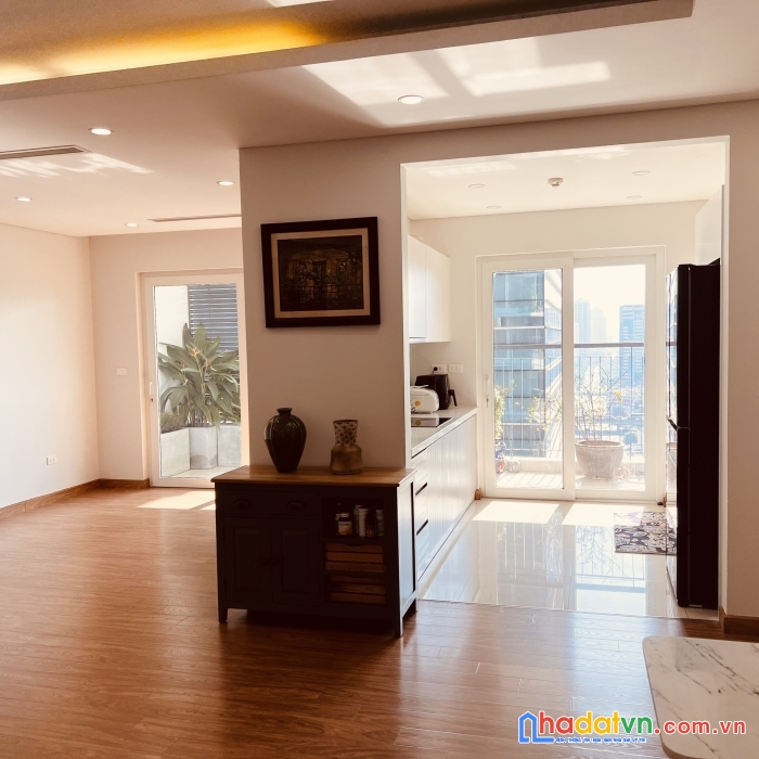 Bán căn hộ time tower lê văn lương, dt 128m2 3 phòng ngủ