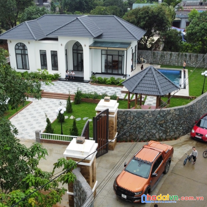 Bán biệt thự 716m2 tại thị trấn lương sơn , hoà bình giá nhỉnh 6 tỷ .