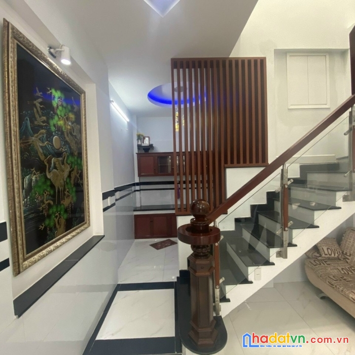 Hẻm 1 sẹc, trần quang diệu, 4 x 9.5m, 2 lầu, 6.2 tỷ, quận 3