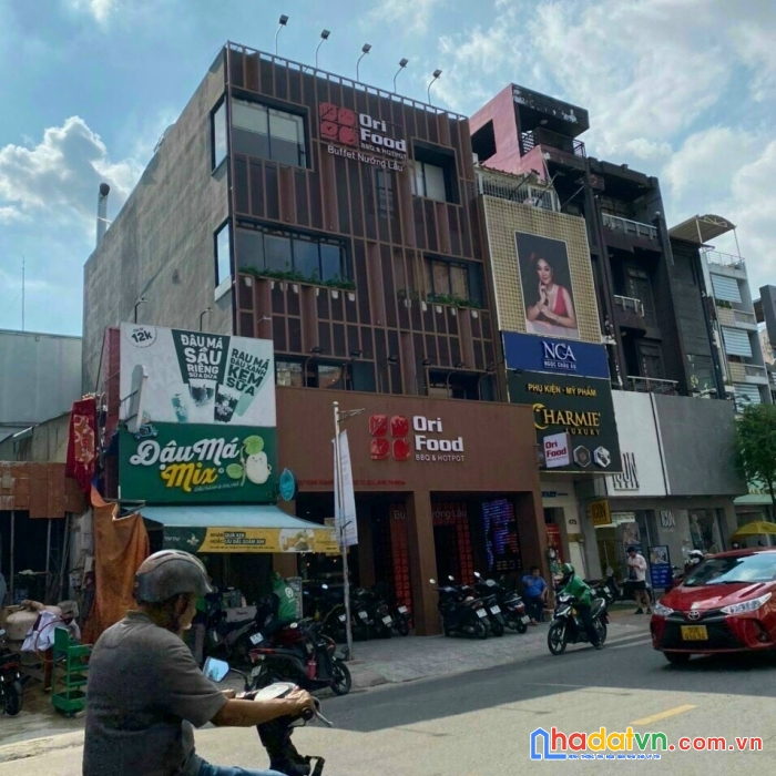 Mặt tiền sư vạn hạnh, p.12, q.10 - 8x17m - 4 tầng