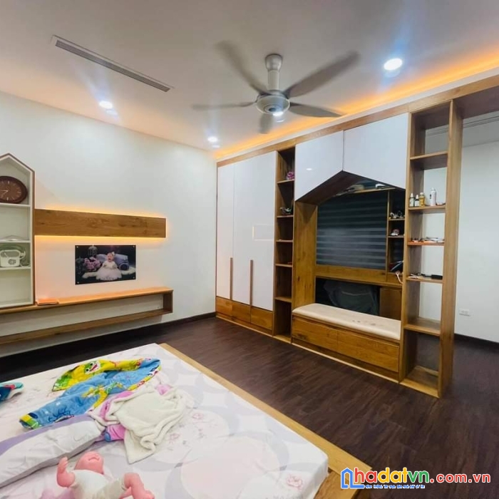 Chỉ 260/m mặt phố văn cao 250m x 3 tầng, mt 7m, giá 66 tỷ.