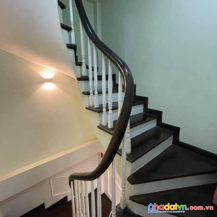 Chỉ 15m ra tới ô tô, hoàng quốc việt 46m x 5 tầng, mt 4.1m, 5.1 tỷ.