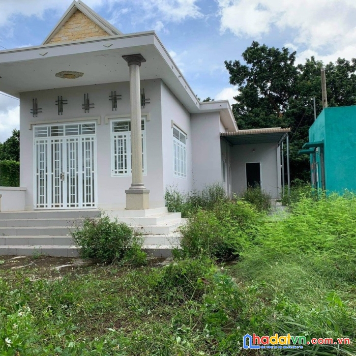 Chính chủ cần bán đất có nhà 2 mặt tiền nhựa lớn tại : khu dân cư hàng gòn, long khánh, đồng nai