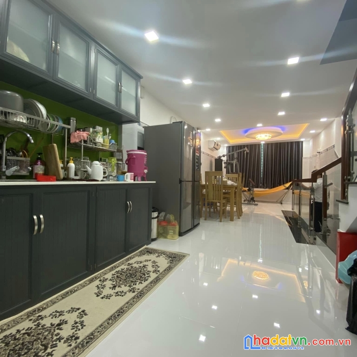 Nhà 5 tầng 80m2, kênh tân hóa, quận 6,2 mặt tiền, hẻm xe tải thông, ngộp bank cần bán gấp
