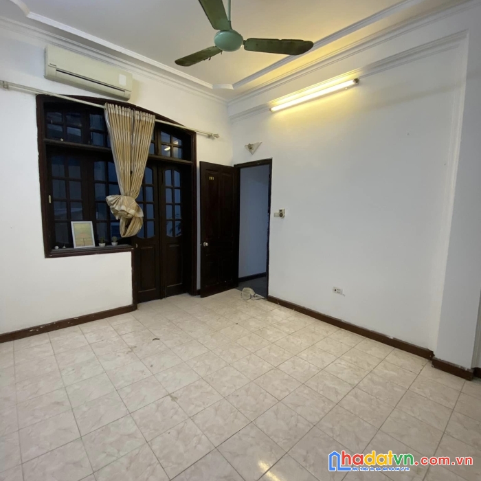 Bán nhà quận tây hồ khu vực xuân la cách hồ tây 300m, ô tô 7 chỗ, dt 90m mt6m,giá 13,8 tỷ.