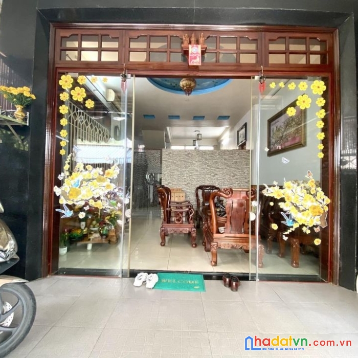 Bán nhà hxh 8m hạ 1ty nhà khu ẩm thực nguyễn sơn 70m2 4 tầng 10ty9