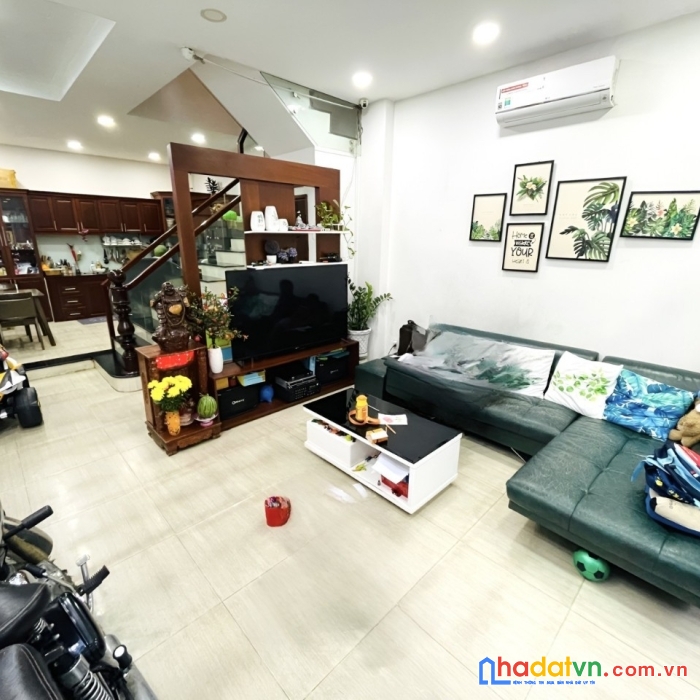 Ngộp bán nhà lạc long quân - quận 11- hẻm xe hơi - 80m2 - 4 tấm btct đẹp