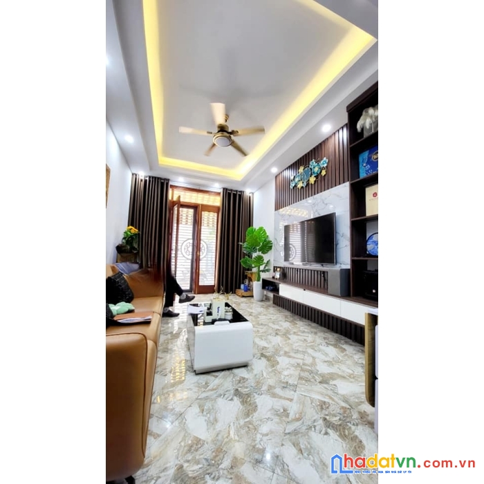 Bán nhà phố tân mai: 35m2, 5 tầng, mt 3.5m, ngõ rộng, 5m ra mặt phố. 4.3 tỷ