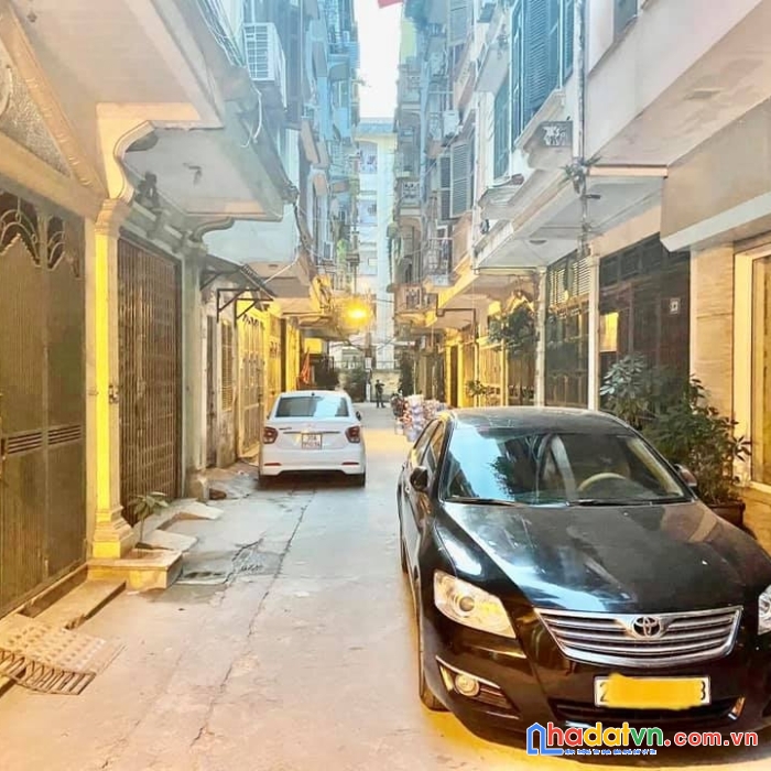 Bán nhà phố láng hạ -  ôtô  - kinh doanh – 5 tầng – 4 ngủ - mt3,6.