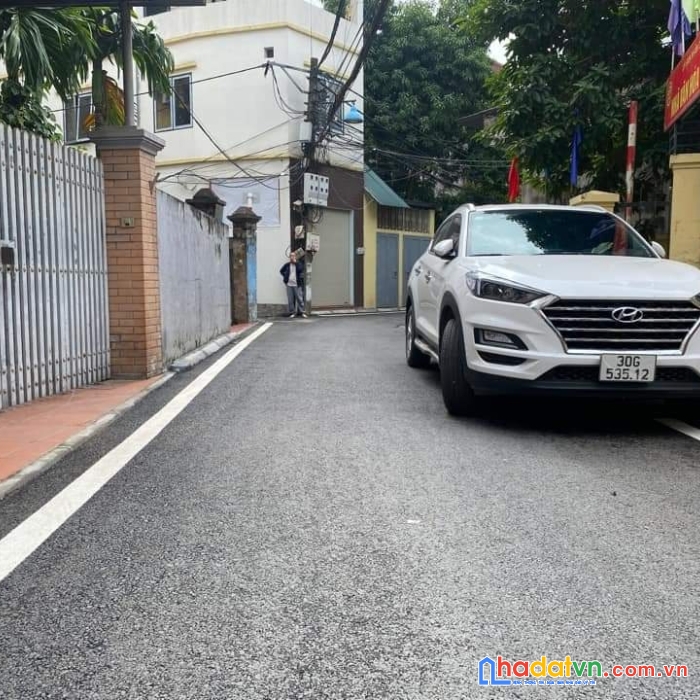 Hiếm ! cực hiếm ! nhà việt hưng lô góc 6 tầng gara ô tô 7 chỗ ngõ thông ô bàn cờ chỉ 4 tỷ 3