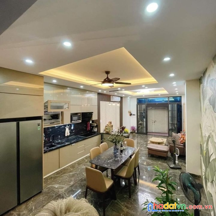 Hot hot hot! bán gấp nhà chính chủ xuân phương, 5 tẫng, 42m2, 10m2 ô tô đỗ, ở sướng, 2.85 tỷ.