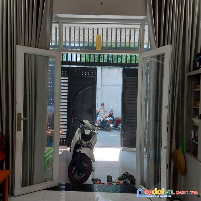 Nhà mt số 11 - nhà cấp 4 mới sửa ngay mặt tiền đường 11 -  (4x14)