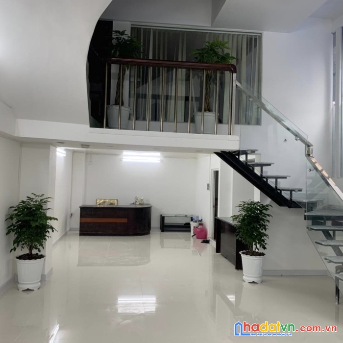 Siêu hiếm mặt tiền rộng, đường 2 chiều quận 10, 71m2 giá 21.5 tỷ.