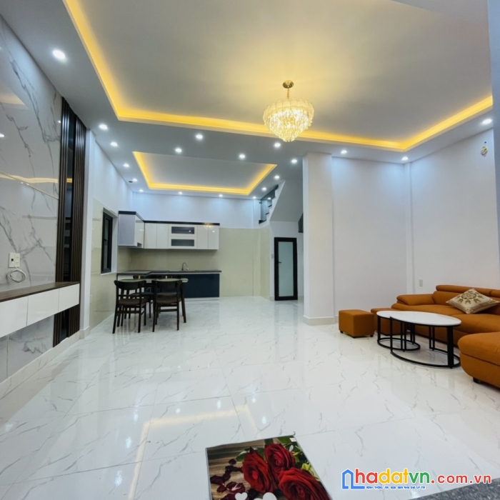 Nhà tân tiến đẹp không tì vết 74m2 giá 1,75 tỷ đường 9m