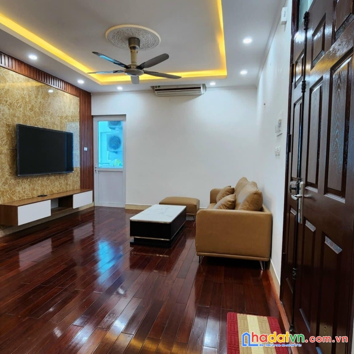 Bán nhà ngõ đền tương thuận khăm thiên đống đa dt 25 m2 $ tầng mt3m giá 2 tỷ 350 lh huyền 77