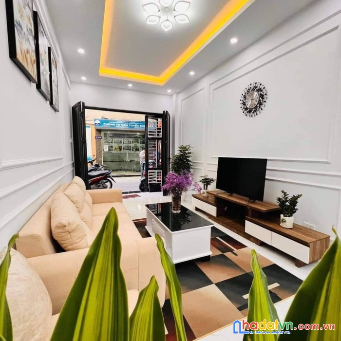 Siêu phẩm nhà riêng mặt ngõ lệnh cư 42m2 × 5 tầng × mặt tiền 3.1 m. giá 5.8 tỷ