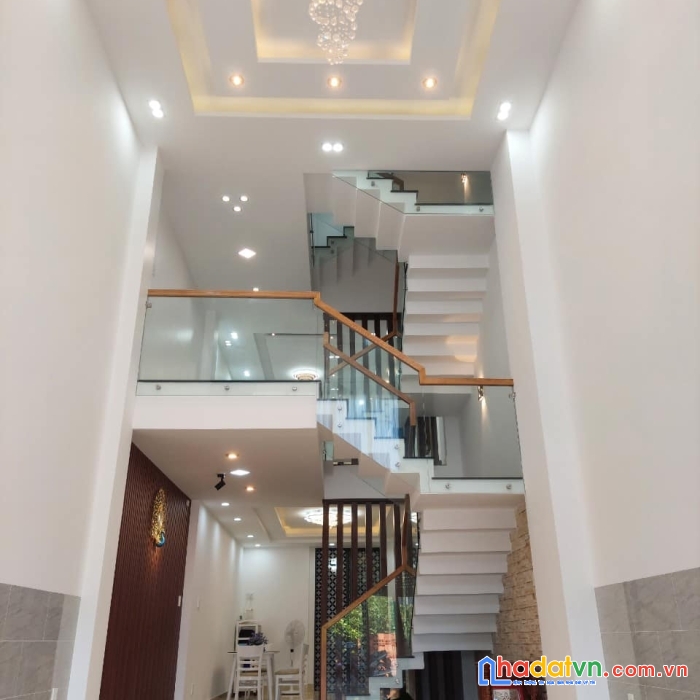 Siêu phẩm lê văn quới - 5 tầng - phân lô - ngã tư bốn xã - tặng full nội thất