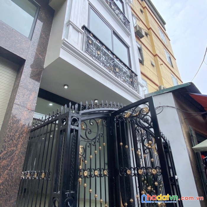 Nhà quan hoa mới cần bán 30m2 5 tầng 4mt