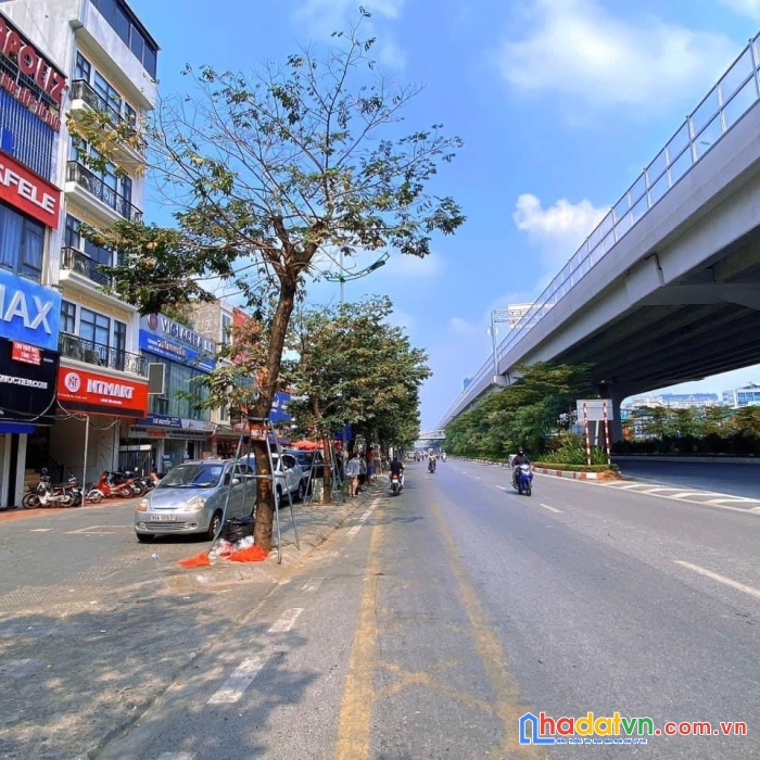 Mặt phố phạm văn đồng cầu giấy 45m vỉa hè đá bóng- lô góc kinh doanh siêu đắc địa- quy hoạch ổn